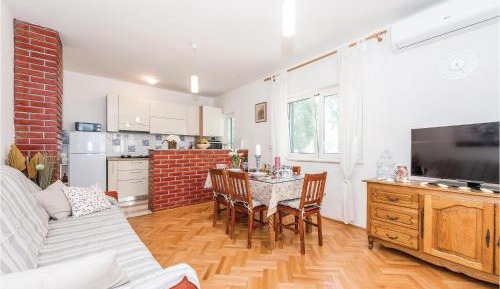 Three-Bedroom Vacation Home 