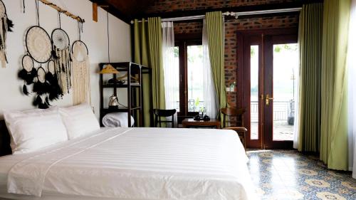 King Room with Garden View