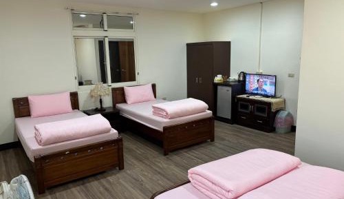 Quadruple Room with Shared Bathroom