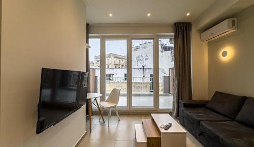 Superior One-Bedroom Apartment with Balcony