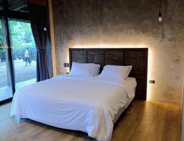 Deluxe Double Room with Shower
