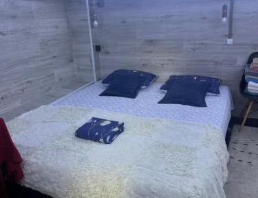 Deluxe Studio