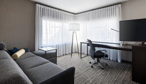 Corner King Studio with Sofa Bed