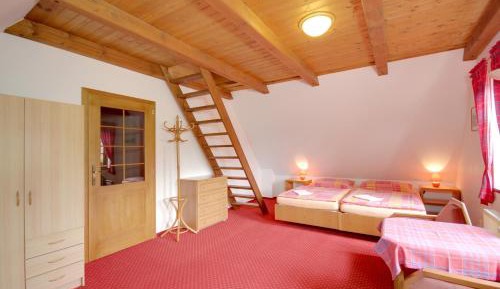 Family Room (2 Adults + 2 Children)