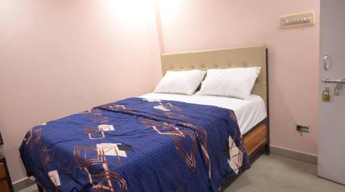 Three-Bedroom Apartment with Balcony