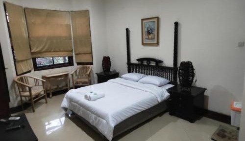 Deluxe Queen Room