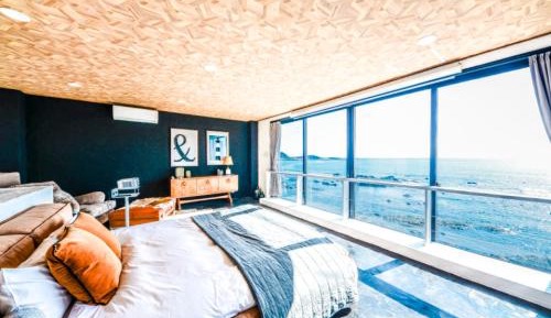 One-Bedroom Luxury Vacation House