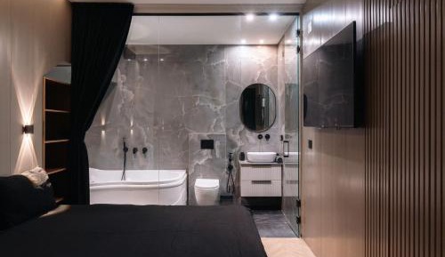 One-Bedroom Deluxe Apartment