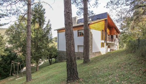 Apartment with Mountain View
