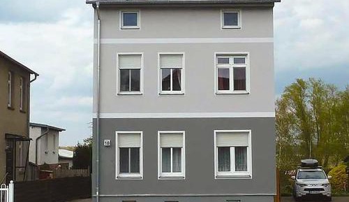 One-Bedroom Apartment with Lake View