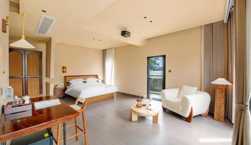 King Room with Lake View