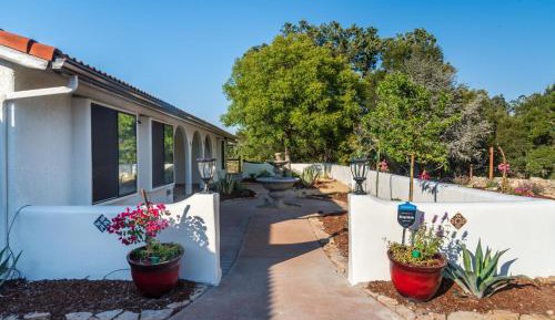 Three-Bedroom Vacation Home 