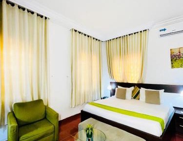 Deluxe Queen Room