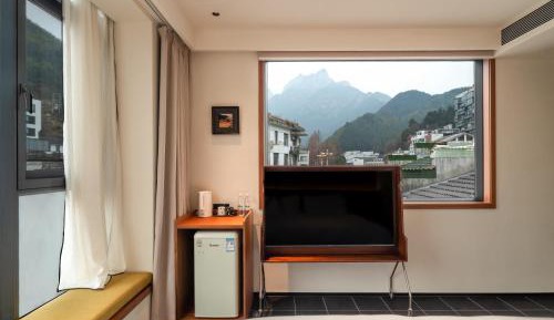 Double Room with Mountain View