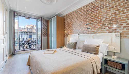 Two-Bedroom Apartment with Balcony (1-4 adults)