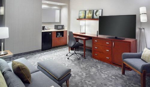 King Suite - Non-Smoking