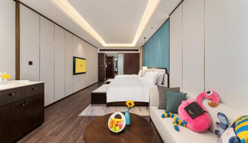 Premium King Room with One King Bed and One Single Bed