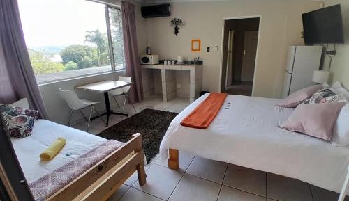 Family Room with Garden View