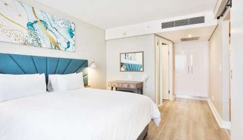 Apartment with Pool View 