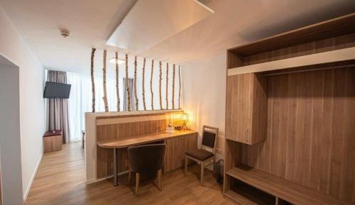 Deluxe Suite