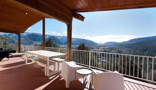 Three-Bedroom Holiday Home 