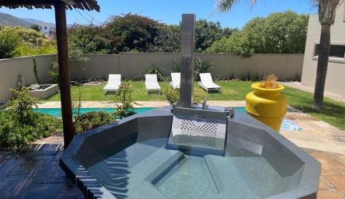 Four-Bedroom Holiday Home