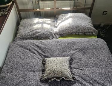 One-Bedroom Apartment with View