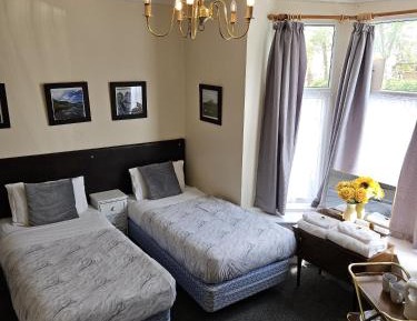 Twin Room with Private Bathroom