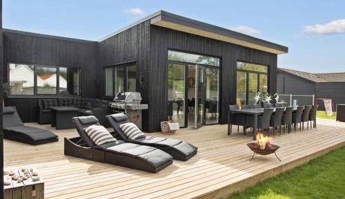 Six-Bedroom Holiday Home