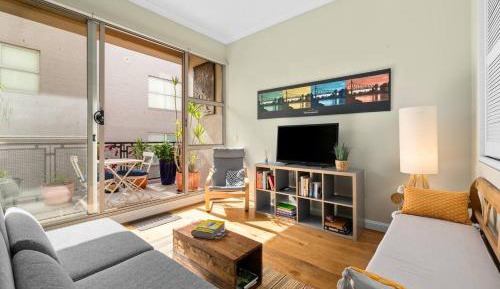 One-Bedroom Apartment with Balcony