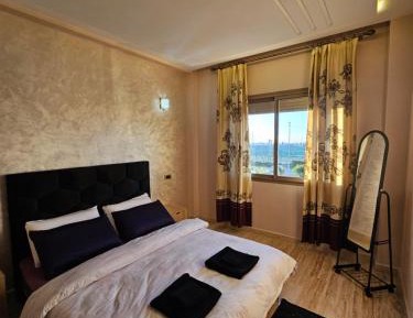 Two-Bedroom Apartment with Balcony and Sea View