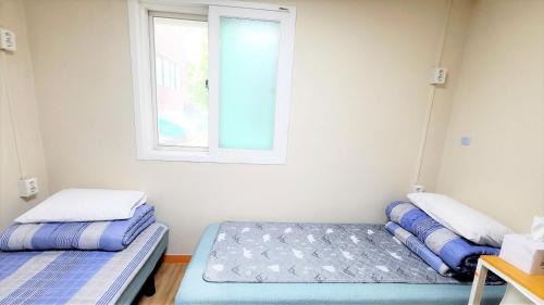 Standard Twin Room with Shared Bathroom