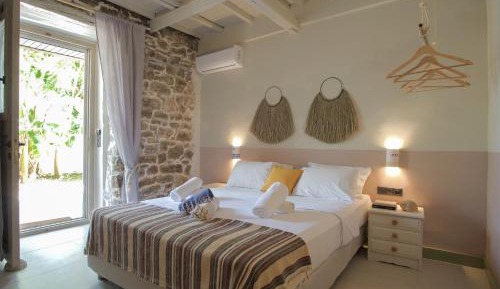 Cocoon Double with Patio