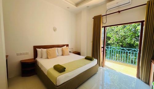 Deluxe Balcony Room with Village Tea Experience