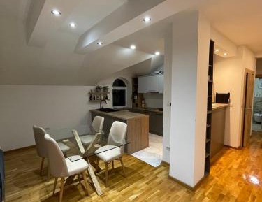 Two-Bedroom Deluxe Apartment with Balcony