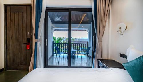 Twin Room with Shower