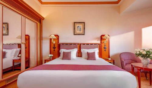 Double Room city side