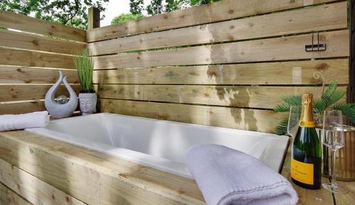 Apartment with Garden View