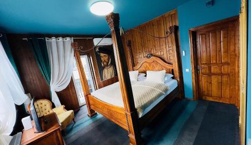 King Room with Balcony