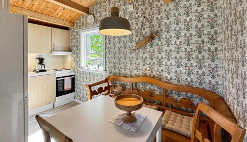 One-Bedroom Holiday Home