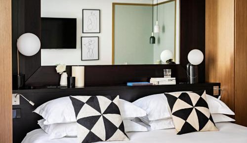 Standard Room with One Double and One King Bed