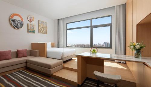 Premier Room - Refrigerator & 2-in-1 washer dryer & Microwave