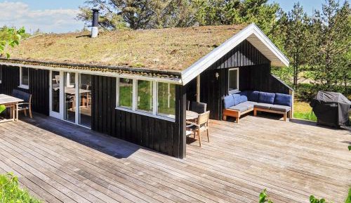 Three-Bedroom Vacation Home 