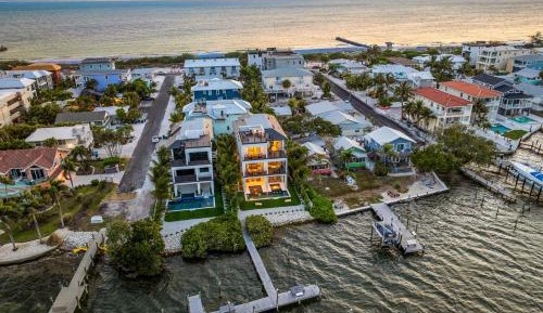 Six-Bedroom Holiday Home