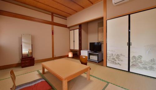 Single Room with Shared Bathroom