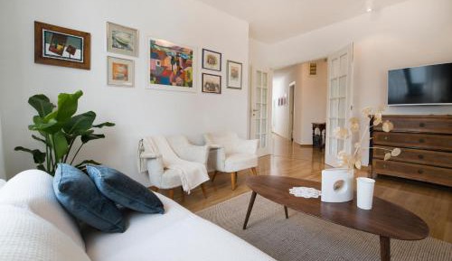 Three-Bedroom Apartment with Balcony