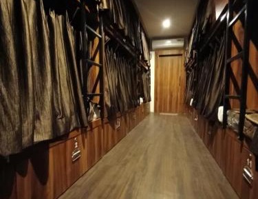 Single Bed in Mixed Dormitory Room