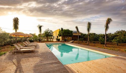 Villa with Garden View