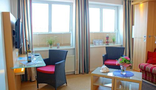 Family Room (2 Adults + 2 Children)