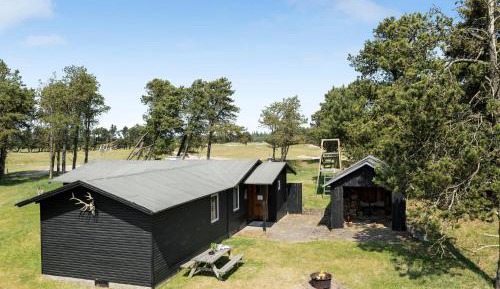 Three-Bedroom Holiday Home 